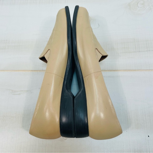 Munro American Beige Classic Leather With  Rubber Sole Slip-On Loafer, Sz 7-1/2N - Picture 7 of 10